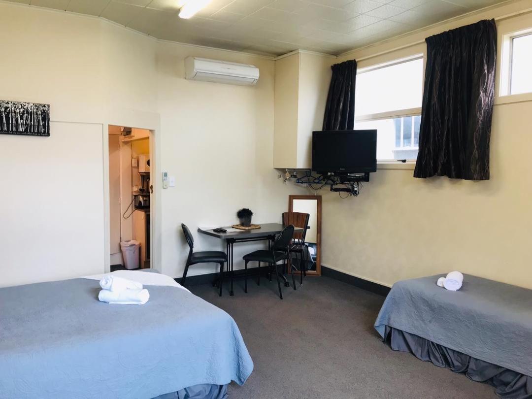 Otautau Hotel Buitenkant foto